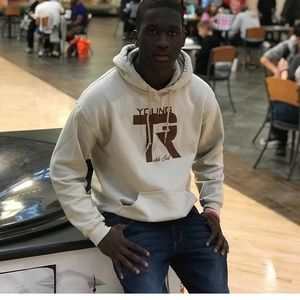 Meet your Posher, Levar